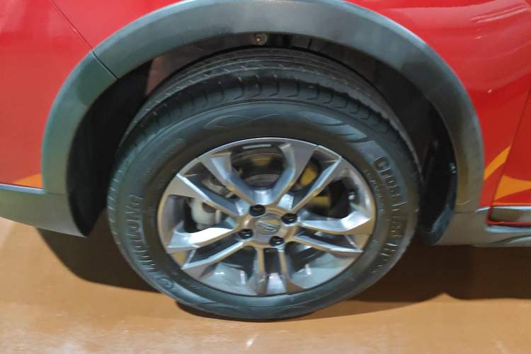 Used Geely Auto Vision X3 2020 1.5L Manual Elite Edition Left Front Wheel Hub