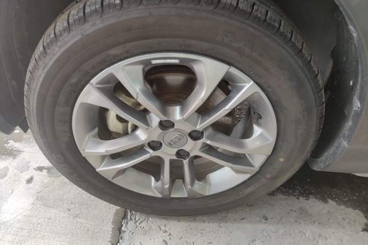 Used Geely Auto Vision X3 2020 1.5L Manual Elite Edition Left Front Wheel Hub