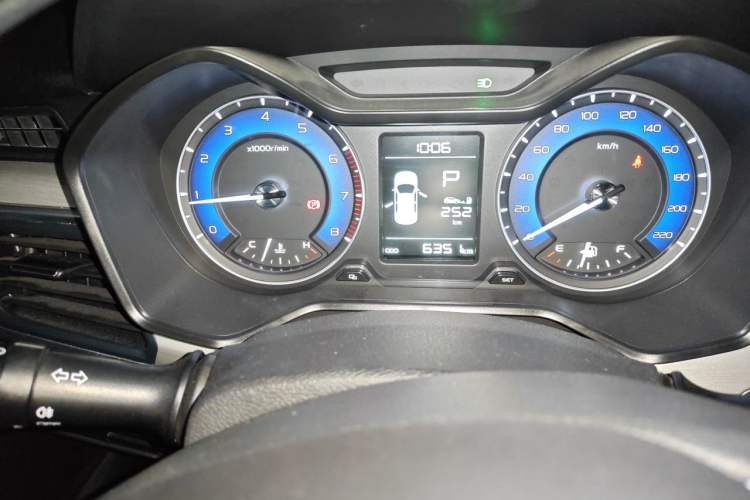 Used Geely Auto Vision X3 2020 1.5L CVT Elite Edition Odometer Close Up