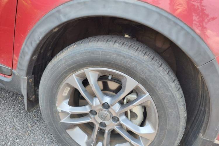 Used Geely Auto Vision X3 2020 1.5L CVT Elite Edition Right Front Wheel Hub