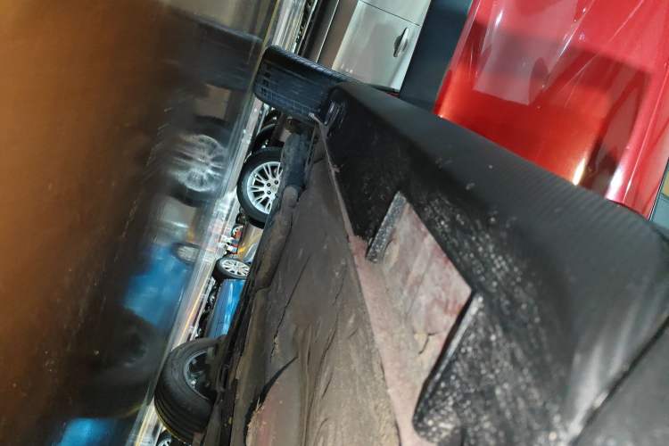 Used Geely Auto Vision X3 2020 1.5L Manual Elite Edition Right Side Sill