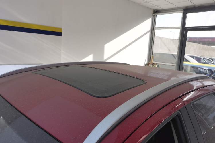 Used Geely Auto Vision X3 2020 1.5L CVT Luxury Model Roof