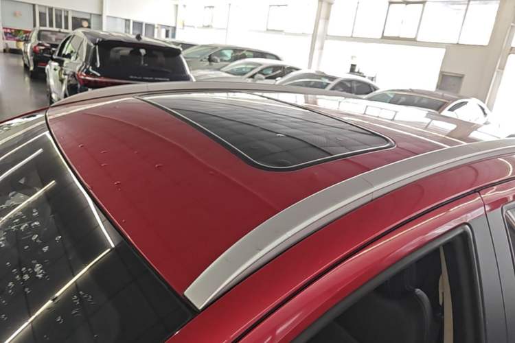 Used Geely Auto Vision X3 2020 1.5L CVT Luxury Model Roof