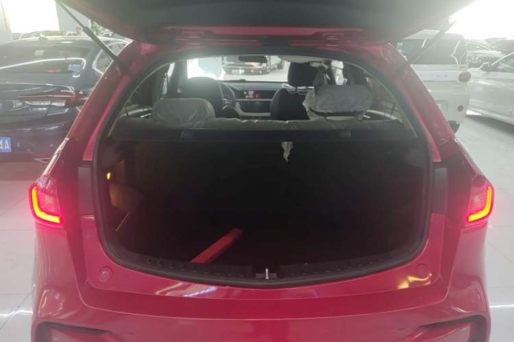 Used Geely Auto Vision X3 2020 1.5L CVT Luxury Model Trunk