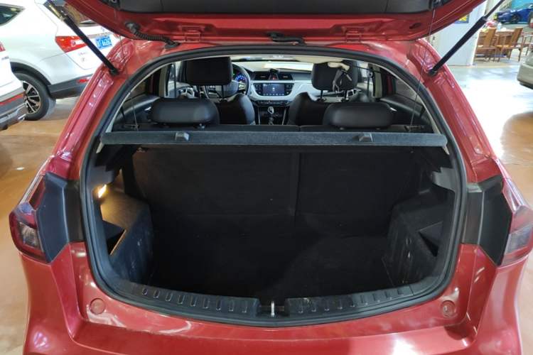 Used Geely Auto Vision X3 2020 1.5L CVT Luxury Model Trunk