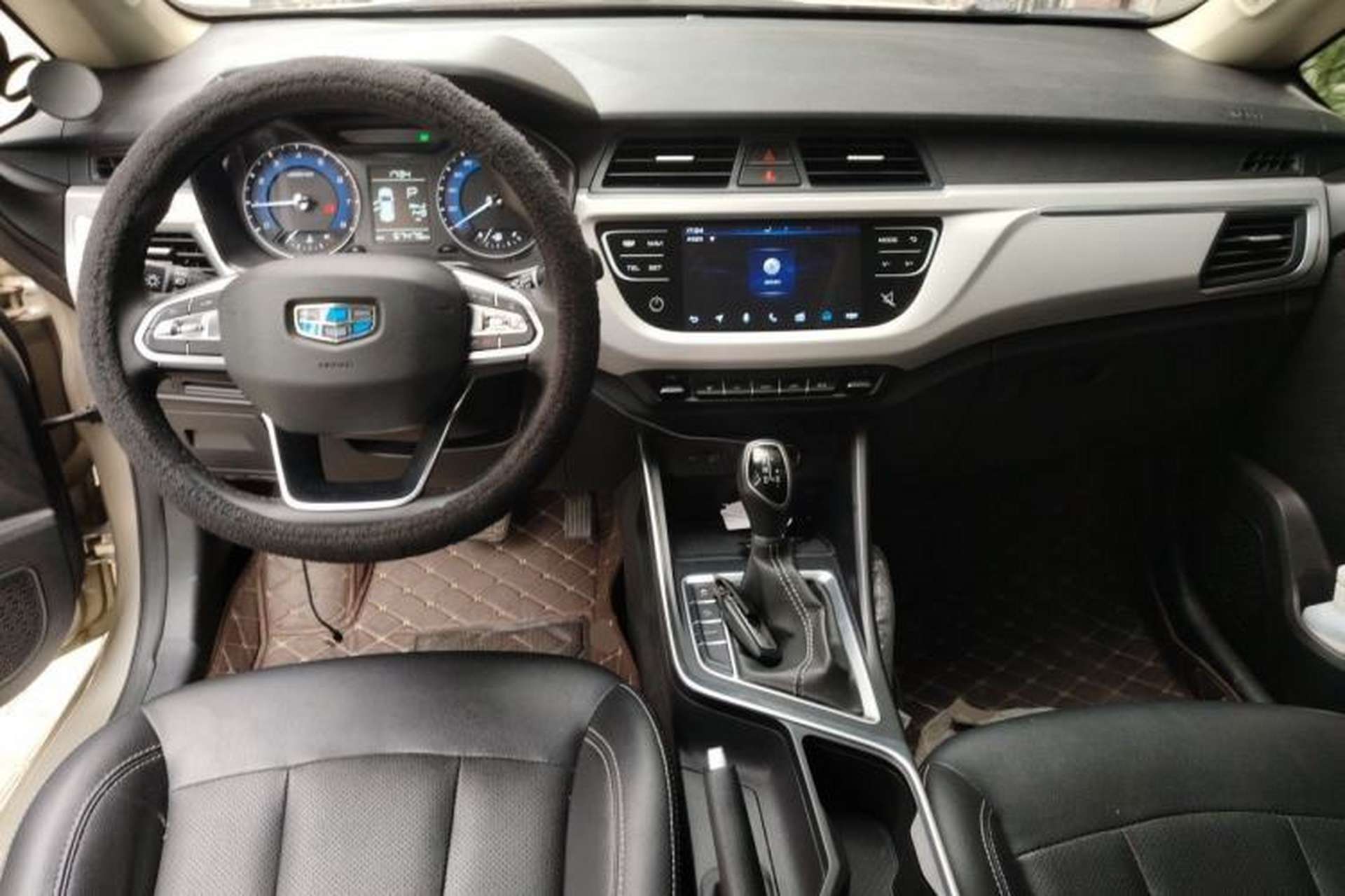 Used Geely Auto Vision X3 2020 1.5L CVT Luxury Model Center Console