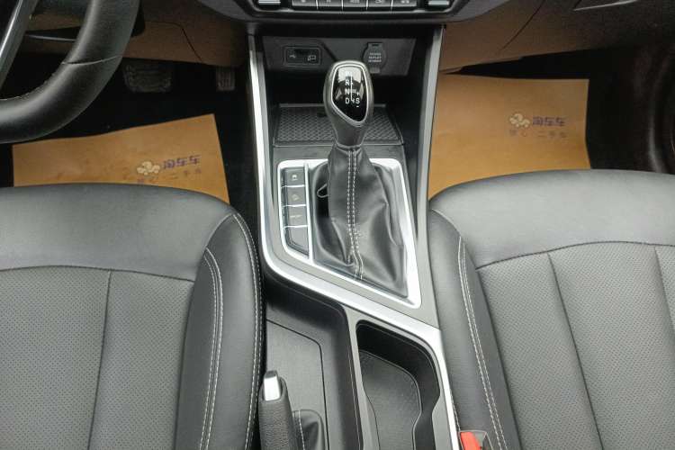 Used Geely Auto Vision X3 2020 1.5L CVT Luxury Model Gear Lever