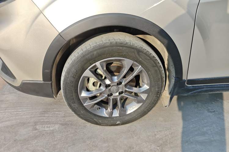 Used Geely Auto Vision X3 2020 1.5L CVT Luxury Model Left Front Wheel Hub