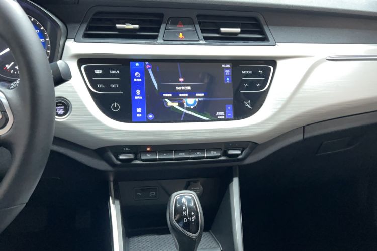 Used Geely Auto Vision X3 2020 1.5L CVT Luxury Model Audio And AC Panel