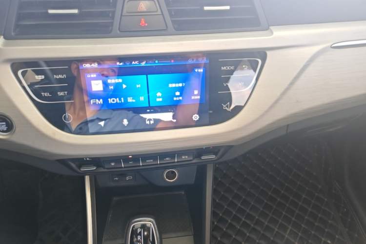 Used Geely Auto Vision X3 2020 1.5L CVT Luxury Model Audio And AC Panel