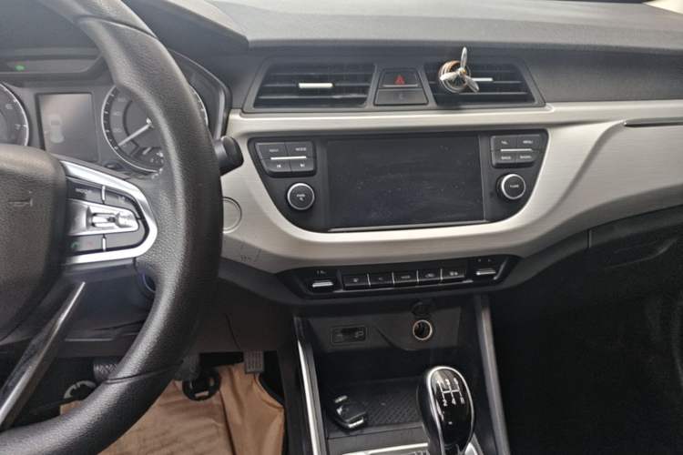 Used Geely Auto Vision X3 2020 1.5L Manual Elite Edition Audio And AC Panel
