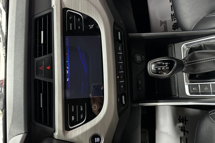 Used Geely Auto Vision X3 2020 1.5L CVT Luxury Model Audio And AC Panel