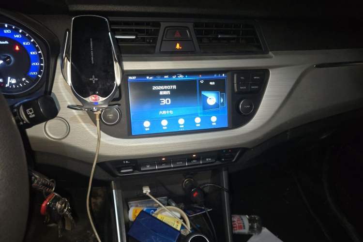 Used Geely Auto Vision X3 2020 1.5L Manual Elite Edition Audio And AC Panel