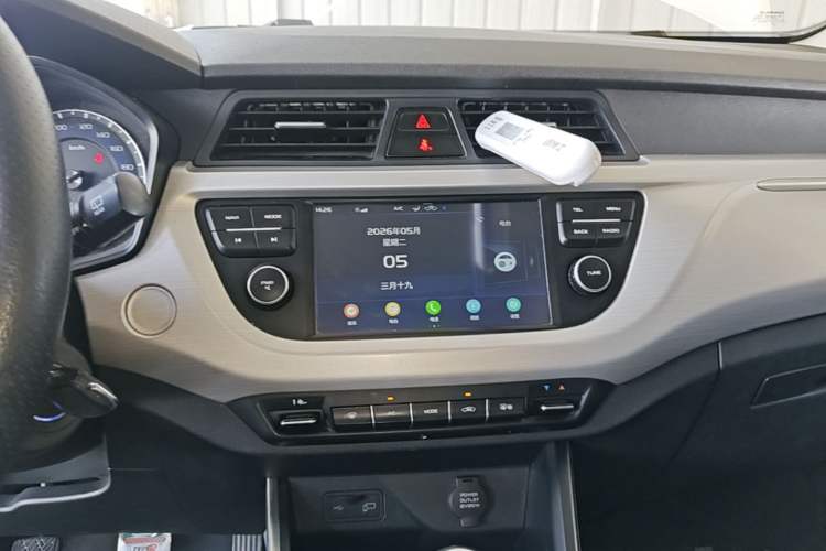 Used Geely Auto Vision X3 2020 1.5L Manual Elite Edition Audio And AC Panel