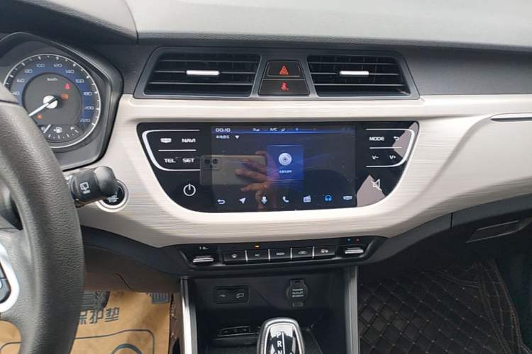 Used Geely Auto Vision X3 2020 1.5L CVT Elite Edition Audio And AC Panel