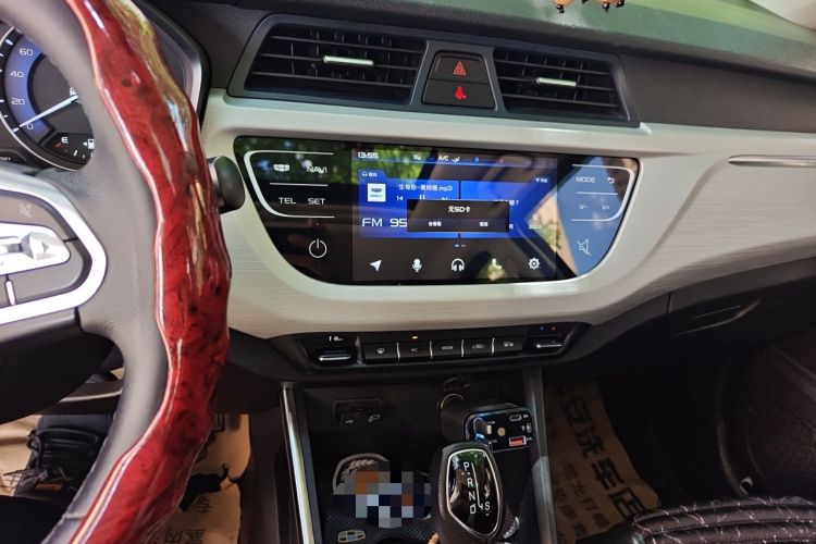 Used Geely Auto Vision X3 2020 1.5L CVT Luxury Model Audio And AC Panel