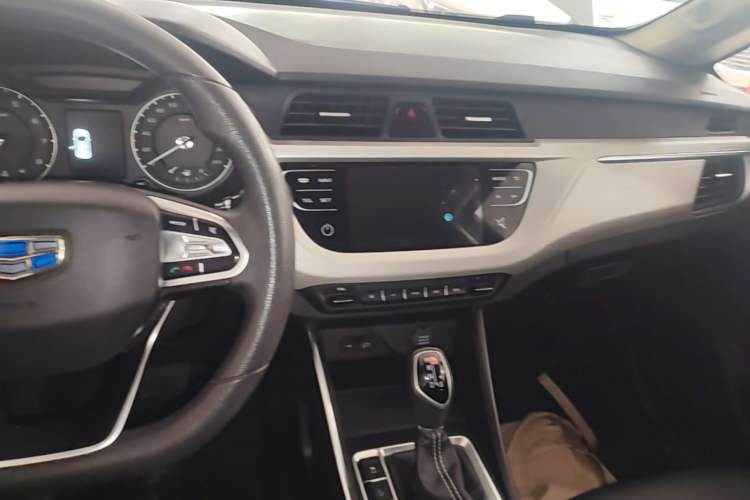 Used Geely Auto Vision X3 2020 1.5L CVT Elite Edition Audio And AC Panel