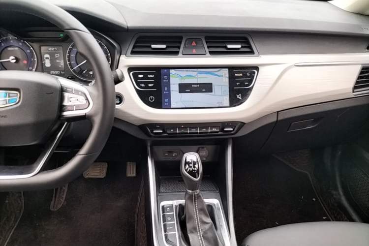 Used Geely Auto Vision X3 2020 1.5L CVT Luxury Model Audio And AC Panel