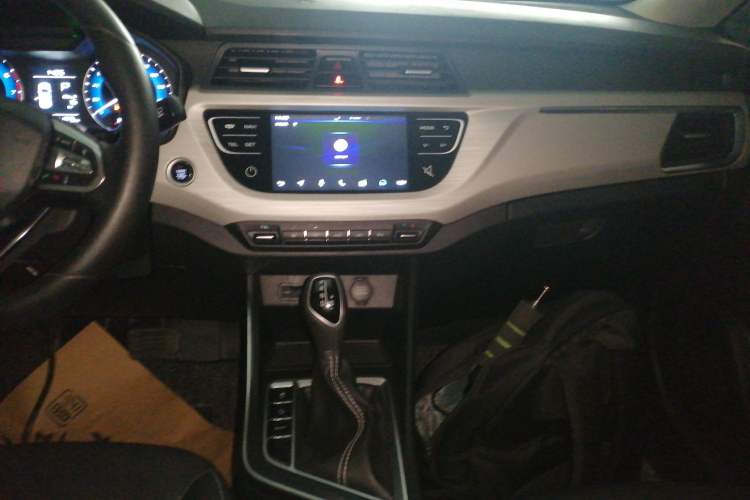Used Geely Auto Vision X3 2020 1.5L CVT Luxury Model Audio And AC Panel