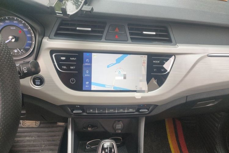 Used Geely Auto Vision X3 2020 1.5L CVT Luxury Model Audio And AC Panel