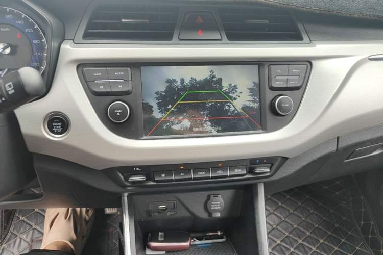 Used Geely Auto Vision X3 2020 1.5L CVT Elite Edition Audio And AC Panel