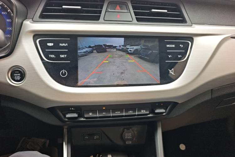 Used Geely Auto Vision X3 2020 1.5L CVT Luxury Model Audio And AC Panel