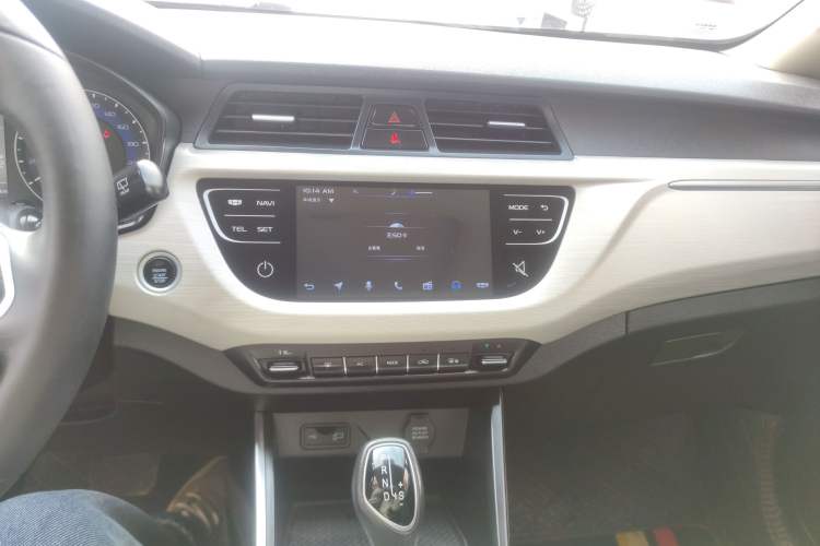 Used Geely Auto Vision X3 2020 1.5L CVT Luxury Model Audio And AC Panel