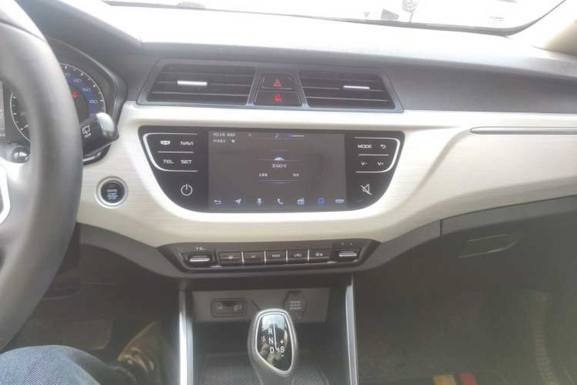 Used Geely Auto Vision X3 2020 1.5L CVT Luxury Model Audio And AC Panel