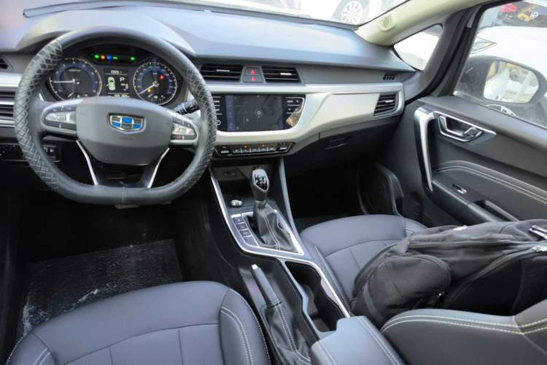 Used Geely Auto Vision X3 2020 1.5L CVT Luxury Model Audio And AC Panel