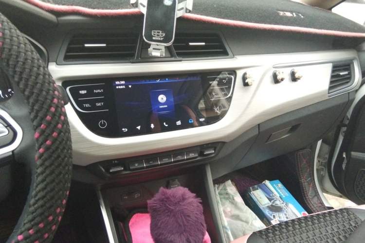 Used Geely Auto Vision X3 2020 1.5L CVT Luxury Model Audio And AC Panel