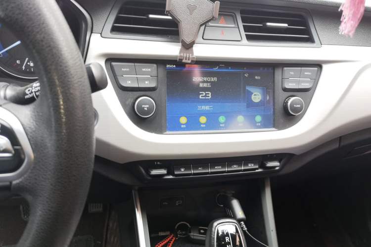 Used Geely Auto Vision X3 2020 1.5L CVT Elite Edition Audio And AC Panel
