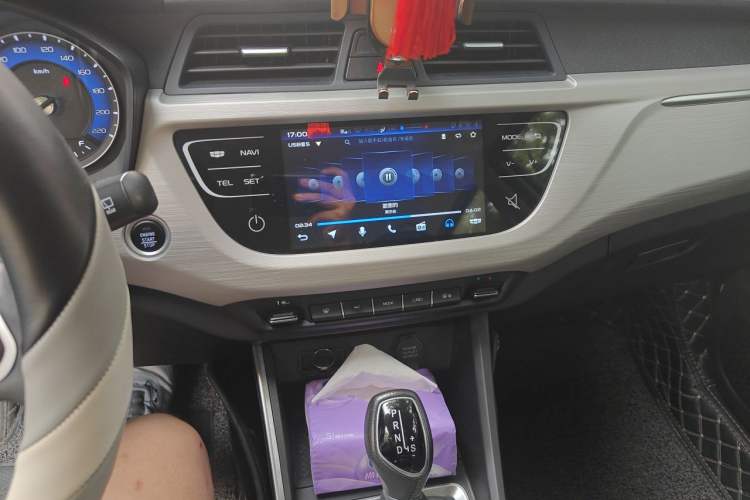 Used Geely Auto Vision X3 2020 1.5L CVT Luxury Model Audio And AC Panel