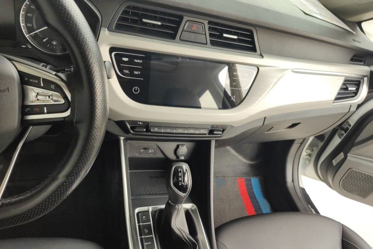 Used Geely Auto Vision X3 2020 1.5L CVT Luxury Model Audio And AC Panel