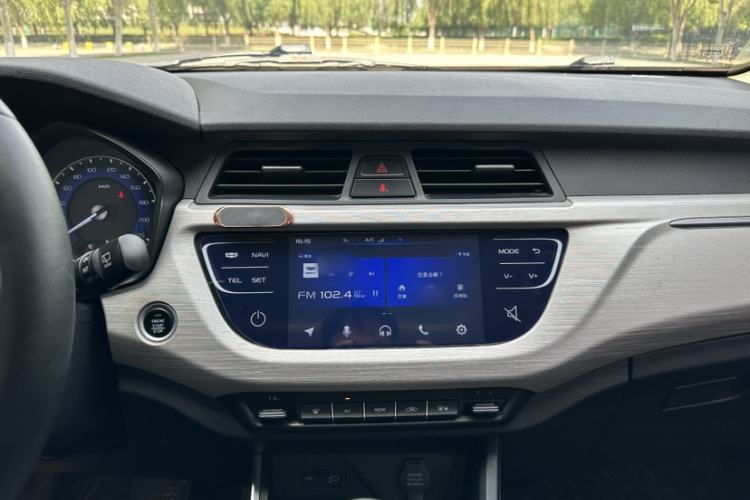 Used Geely Auto Vision X3 2020 1.5L CVT Luxury Model Audio And AC Panel