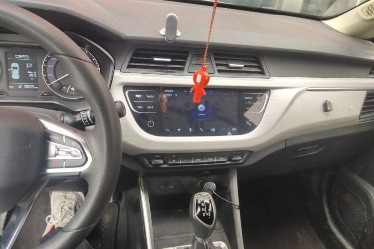 Used Geely Auto Vision X3 2020 1.5L CVT Elite Edition Audio And AC Panel