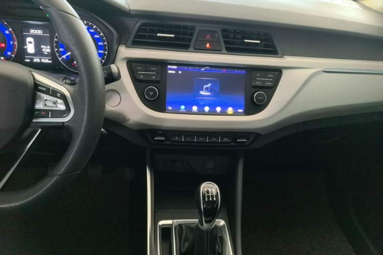 Used Geely Auto Vision X3 2020 1.5L Manual Elite Edition Audio And AC Panel