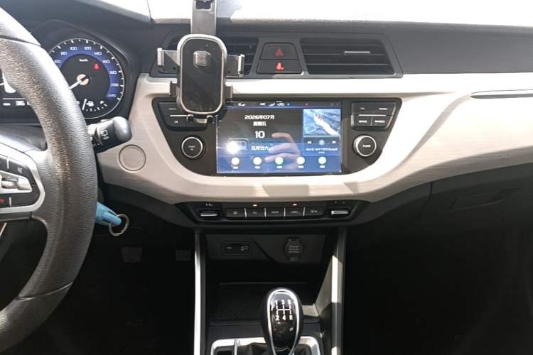 Used Geely Auto Vision X3 2020 1.5L Manual Elite Edition Audio And AC Panel