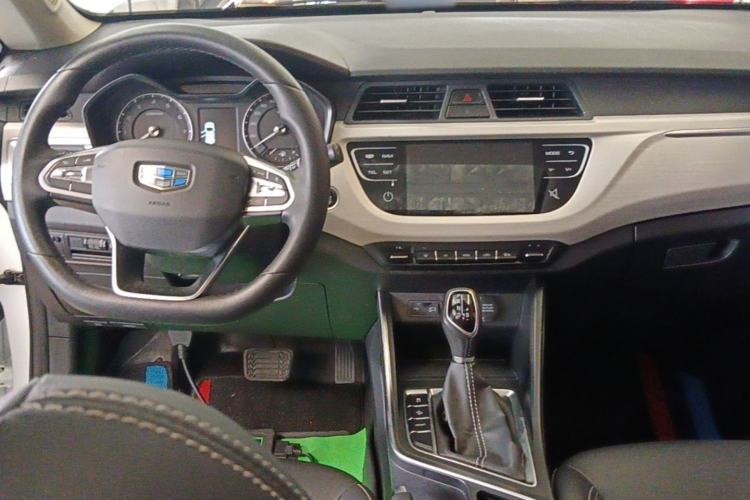 Used Geely Auto Vision X3 2020 1.5L CVT Luxury Model Center Console