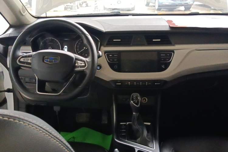 Used Geely Auto Vision X3 2020 1.5L CVT Luxury Model Center Console