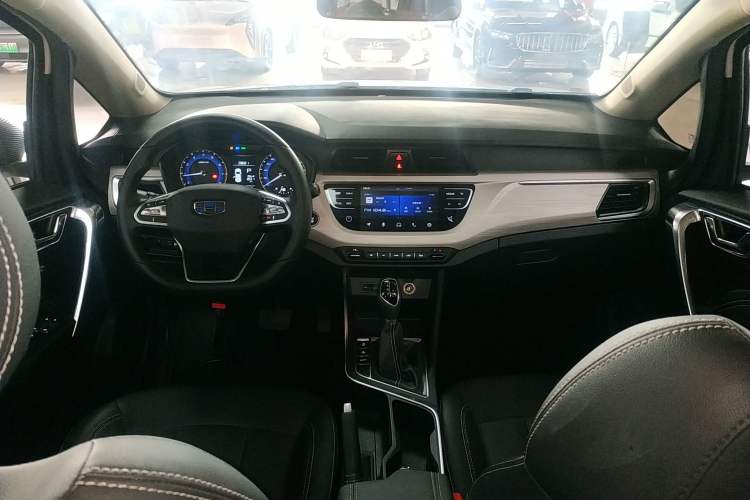 Used Geely Auto Vision X3 2020 1.5L CVT Luxury Model Center Console