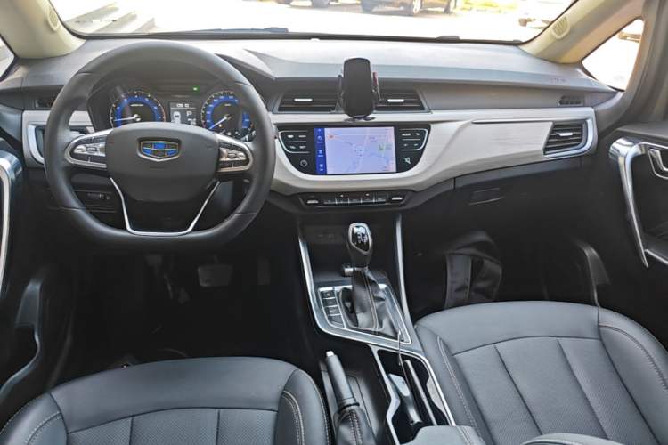 Used Geely Auto Vision X3 2020 1.5L CVT Luxury Model Center Console