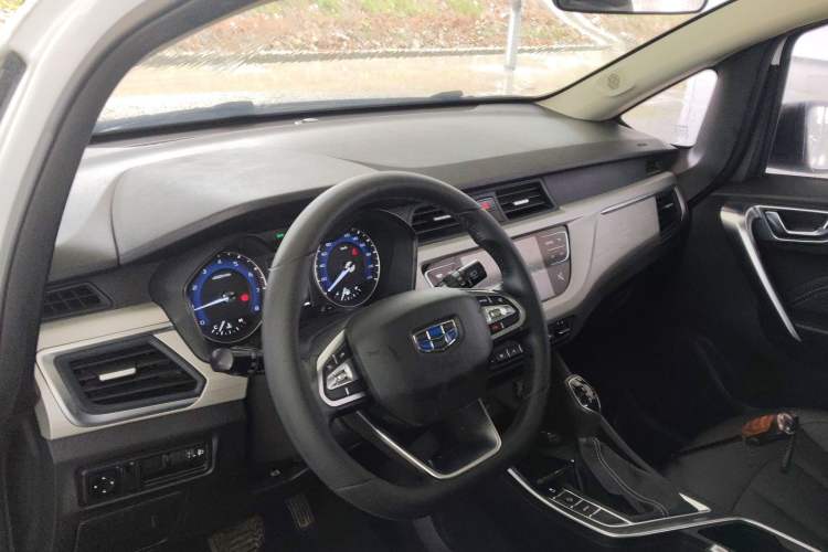 Used Geely Auto Vision X3 2020 1.5L CVT Luxury Model Center Console