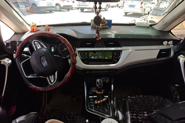 Used Geely Auto Vision X3 2020 1.5L CVT Luxury Model Center Console