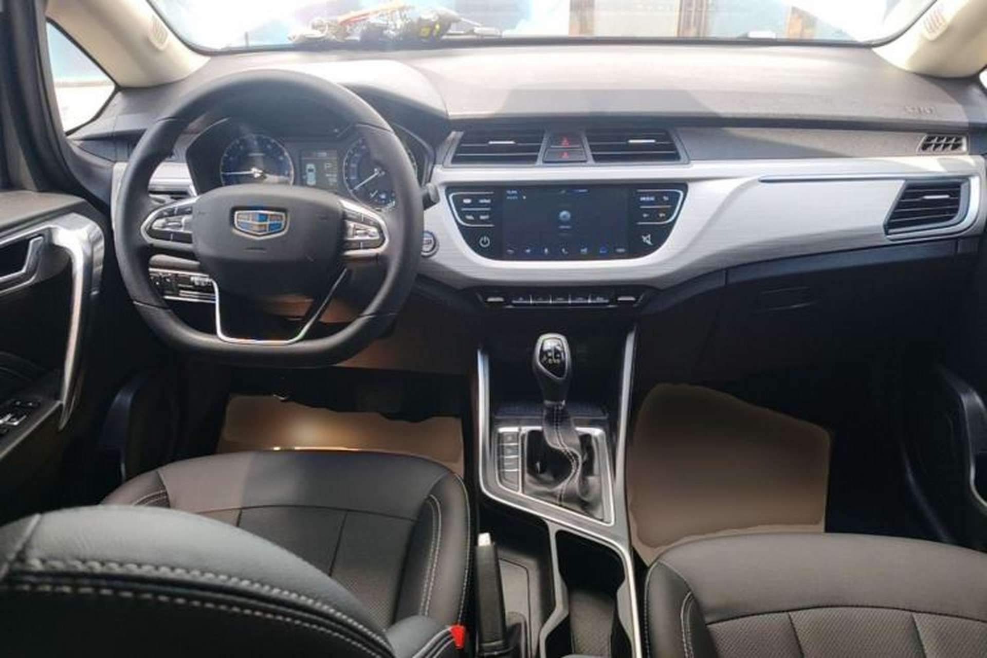 Used Geely Auto Vision X3 2020 1.5L CVT Elite Edition Center Console