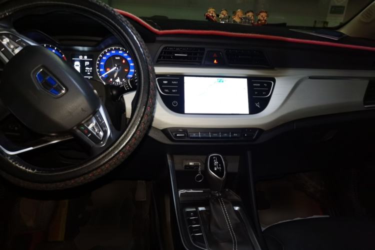 Used Geely Auto Vision X3 2020 1.5L CVT Luxury Model Center Console