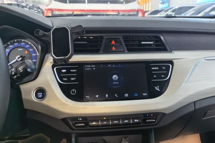 Used Geely Auto Vision X3 2020 1.5L CVT Elite Edition Center Console