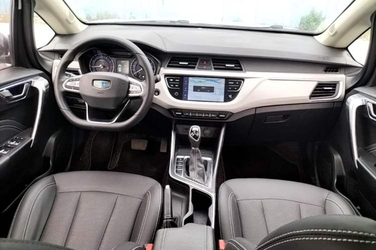 Used Geely Auto Vision X3 2020 1.5L CVT Luxury Model Center Console