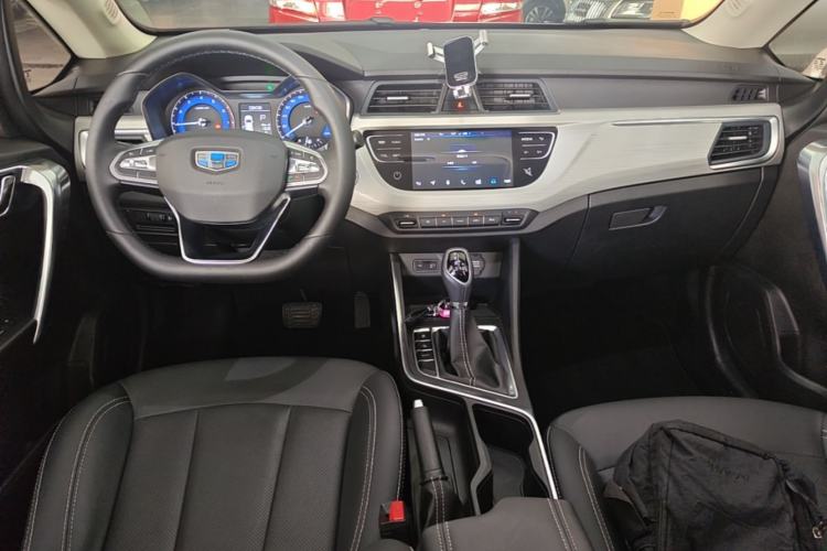 Used Geely Auto Vision X3 2020 1.5L CVT Luxury Model Center Console