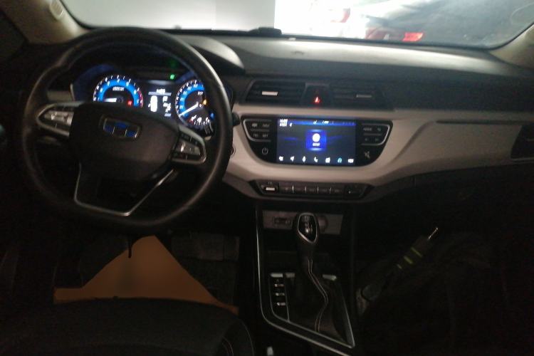 Used Geely Auto Vision X3 2020 1.5L CVT Luxury Model Center Console
