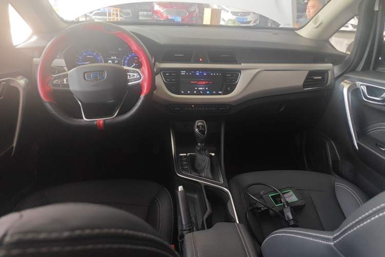 Used Geely Auto Vision X3 2020 1.5L CVT Luxury Model Center Console